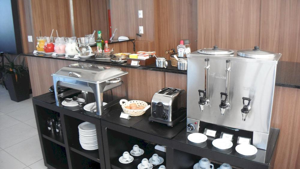 M Tower Hotel Пелотас Екстериор снимка